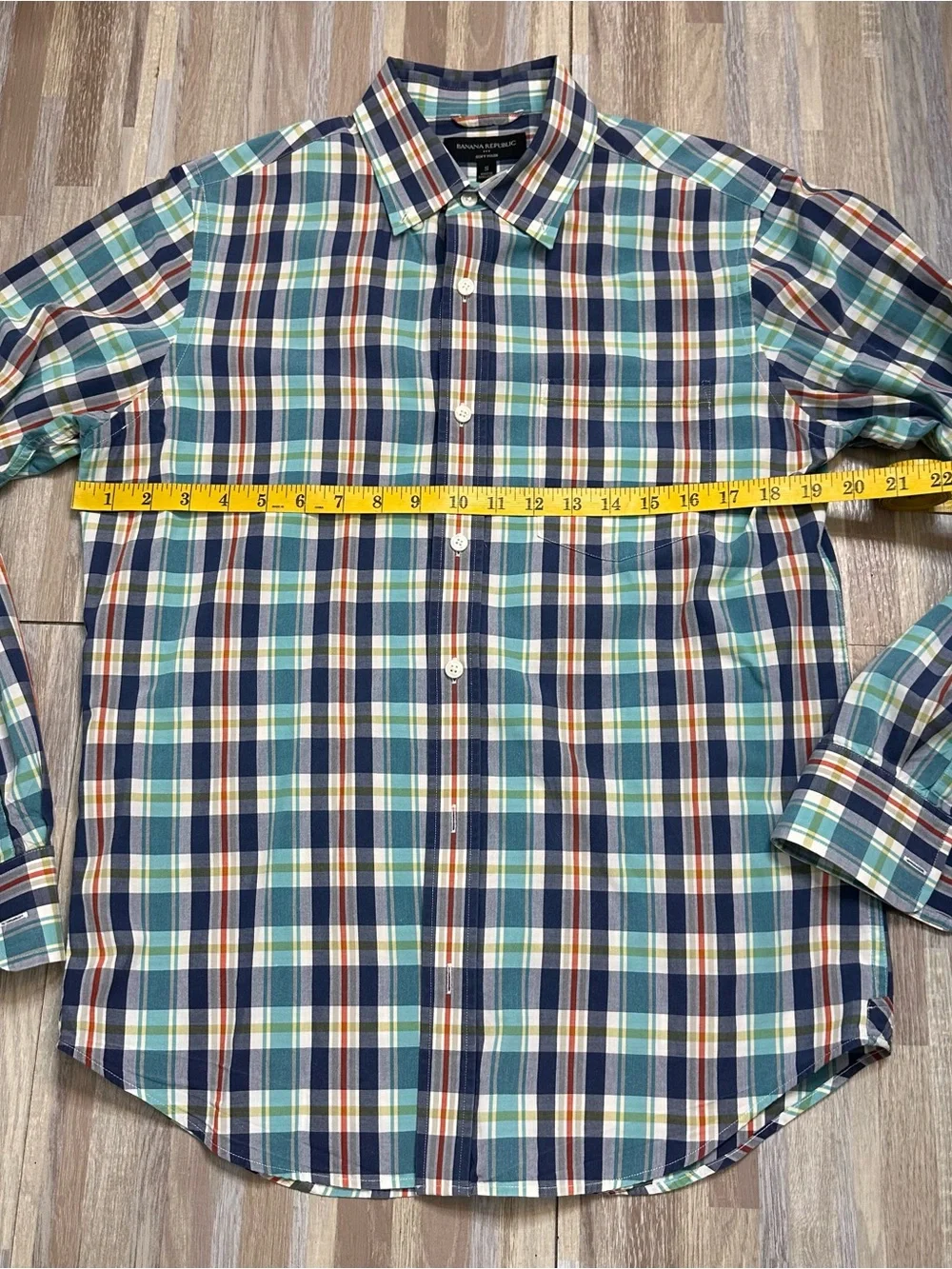 Banana Republic  Plaid Button-Down Shirt in Navy, Green & White Men's Size Small